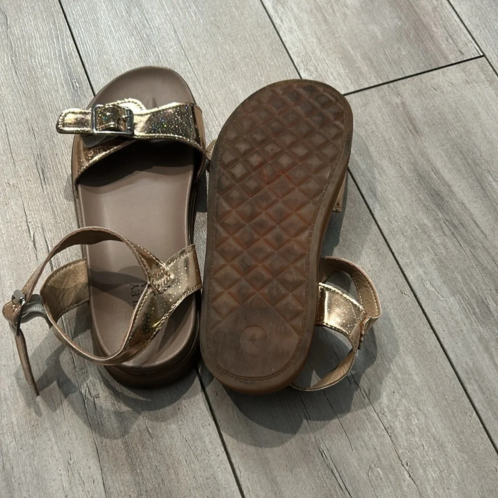 Badgley Mischka little girls glitter sandals size 4